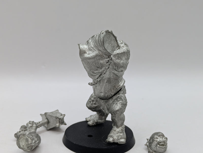 Middle Earth Strategy Battle Game: Moria Metal Cave Troll - Missing Arm (AZ064)