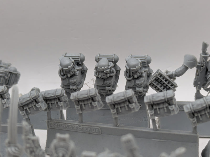 Warhammer 40k: Astra Militarum Hostile Environment Troops OOP (AZ087)