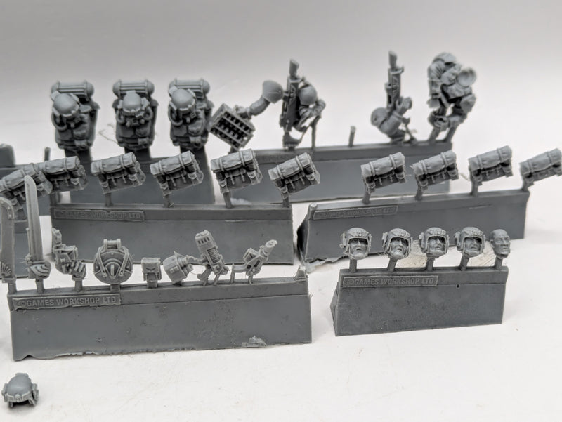 Warhammer 40k: Astra Militarum Hostile Environment Troops OOP (AZ087)