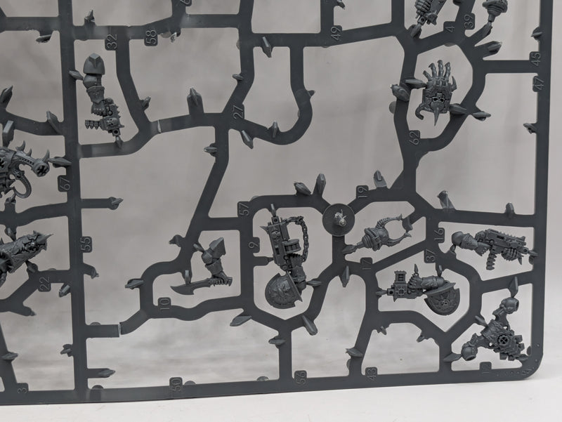 Warhammer 40k: Chaos Space Marine Greater Possessed and Marines on Sprue (SPRUE0042)
