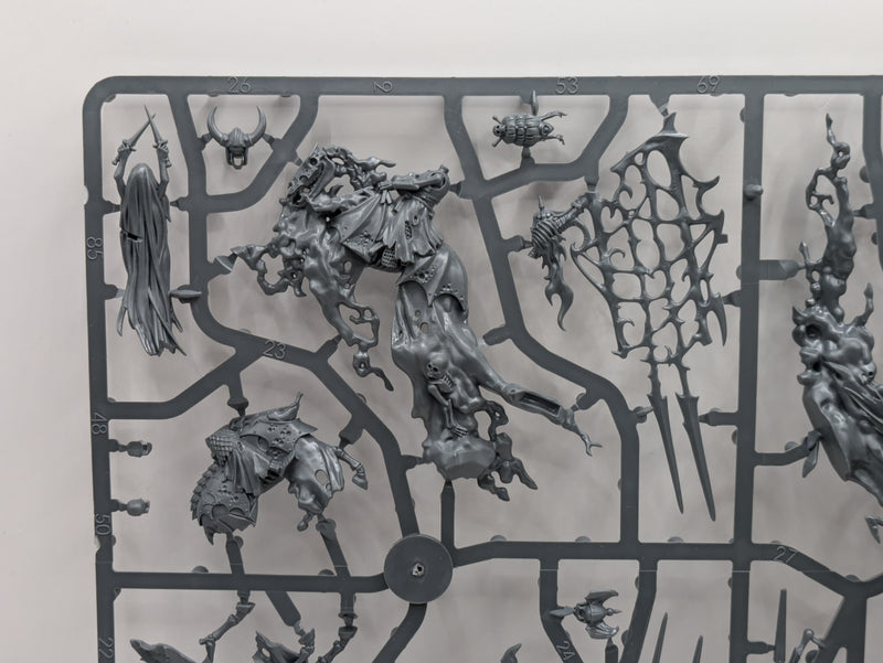 Warhammer Age of Sigmar/Old World: Soulblight Gravelords Mortis Engine/Coven Throne (SPRUE0050)