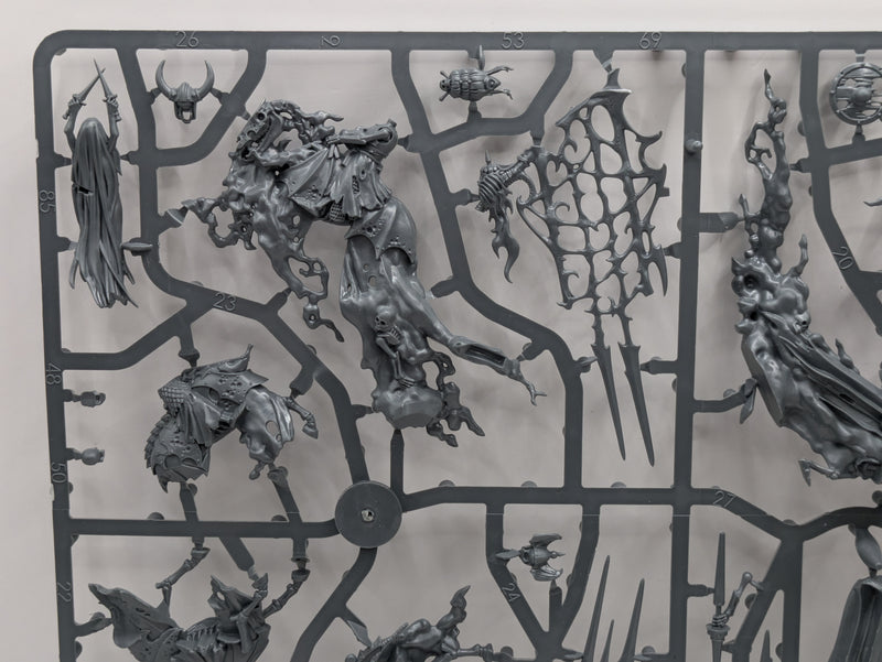 Warhammer Age of Sigmar/Old World: Soulblight Gravelords Mortis Engine/Coven Throne (SPRUE0016)