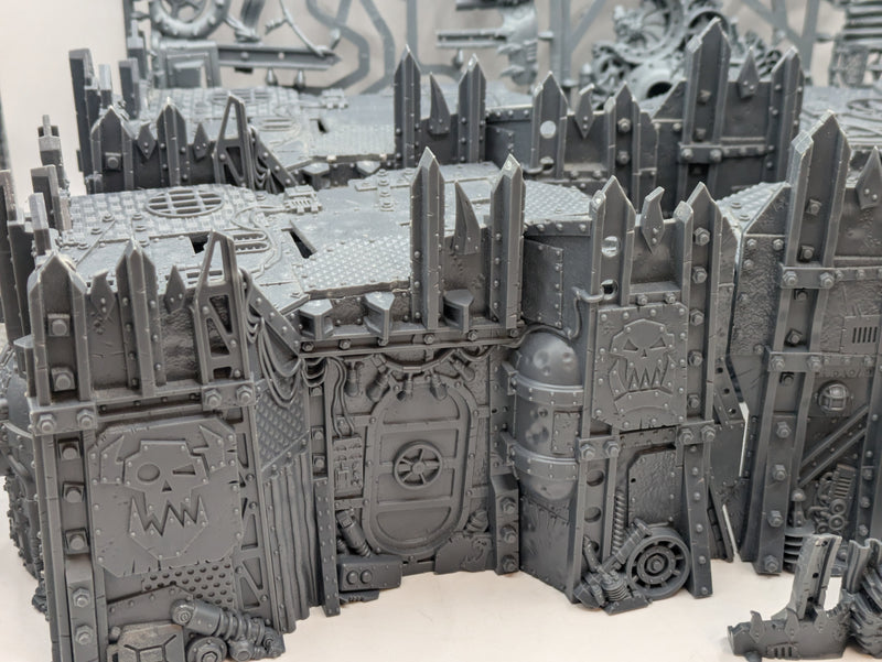 Warhammer 40k: Kill Team Octarius Ork Terrain (AX029)