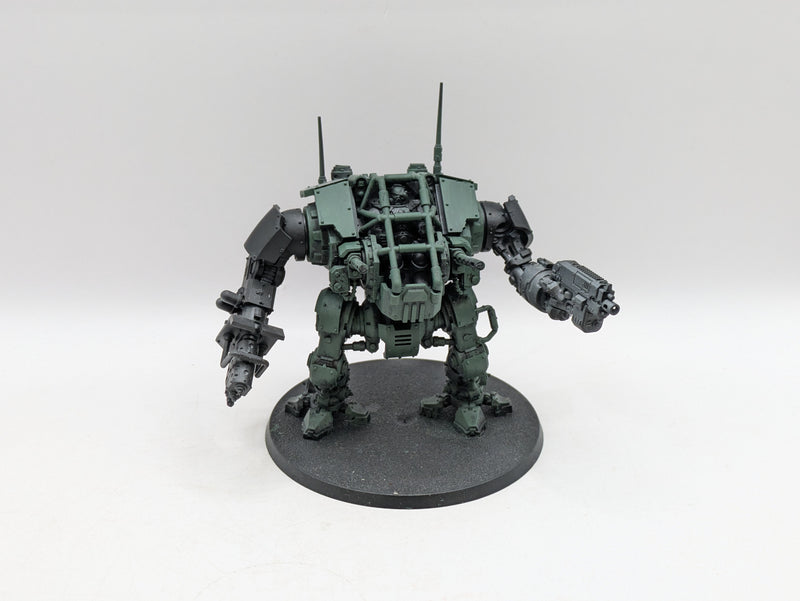 Warhammer 40k: Space Marines Invictor Tactical Warsuit (AX026)