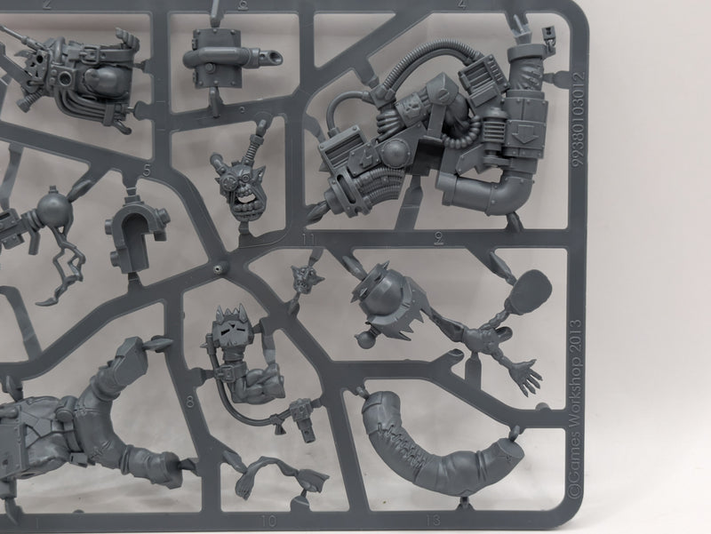 Warhammer 40k: Orks Big Mek with Shokk Attack Gun (SPRUE0175)