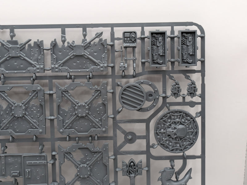 Warhammer 40k Necromunda: Hive War Zone Mortalis Barricades, Crates and Objective Markers (SPRUE0198)