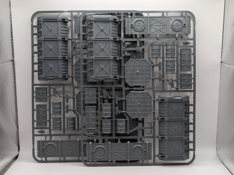 Warhammer 40k:  Munitorum Armoured Containers (SPRUE0189)