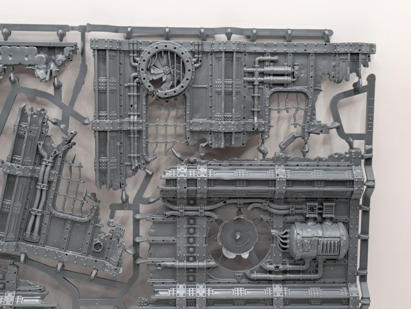 Warhammer 40k: Battlezone Manufactorum Terrain (SPRUE0045)