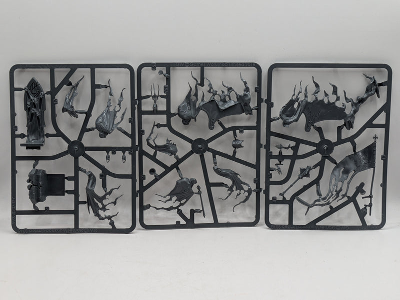 Warhammer Age of Sigmar: Nighthaunt Kurdoss Valentian, The Craven King (SPRUE0287)
