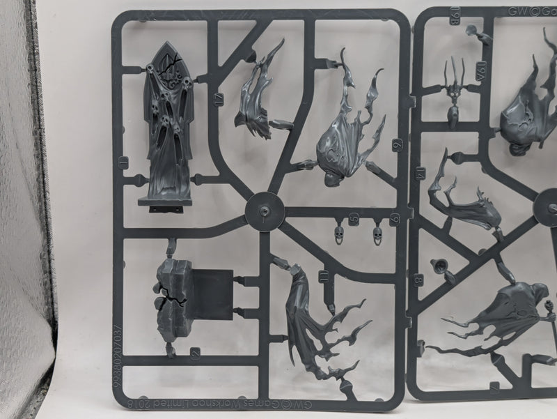 Warhammer Age of Sigmar: Nighthaunt Kurdoss Valentian, The Craven King (SPRUE0287)