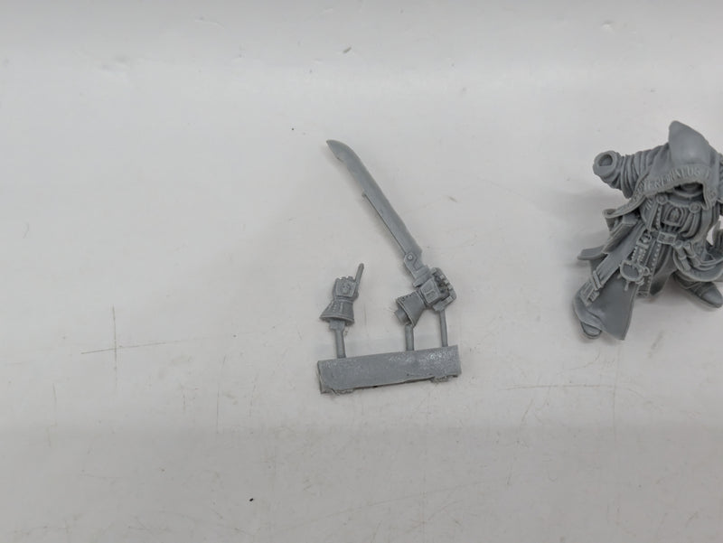 Warhammer 40k: Agents of the Imperium Inquisitor Lok and Servo Skull (AT024)