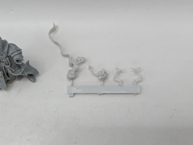 Warhammer 40k: Agents of the Imperium Inquisitor Lok and Servo Skull (AT024)