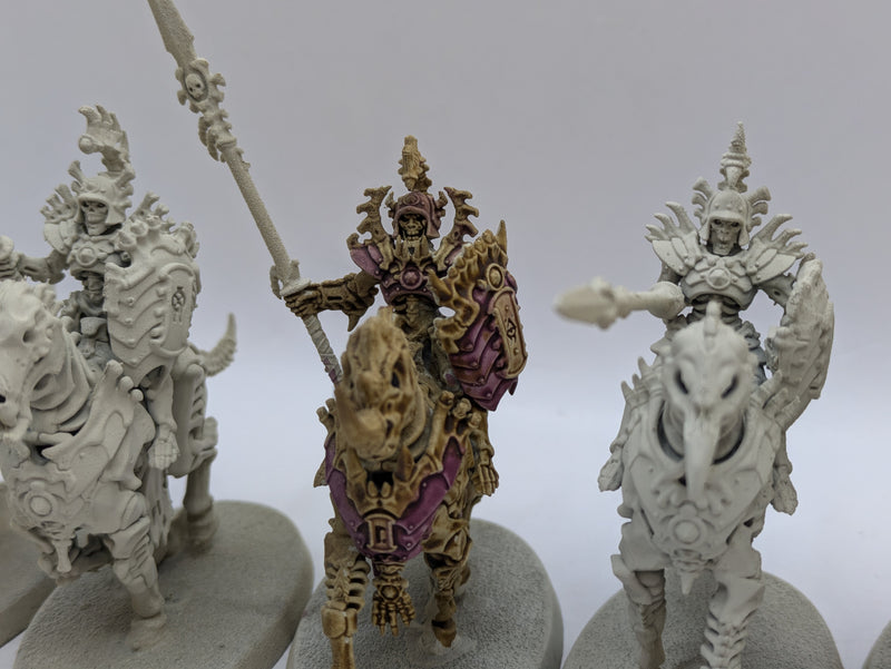 Warhammer Age of Sigmar: Ossiarch Bonereapers Kavalos Deathriders (AR038)