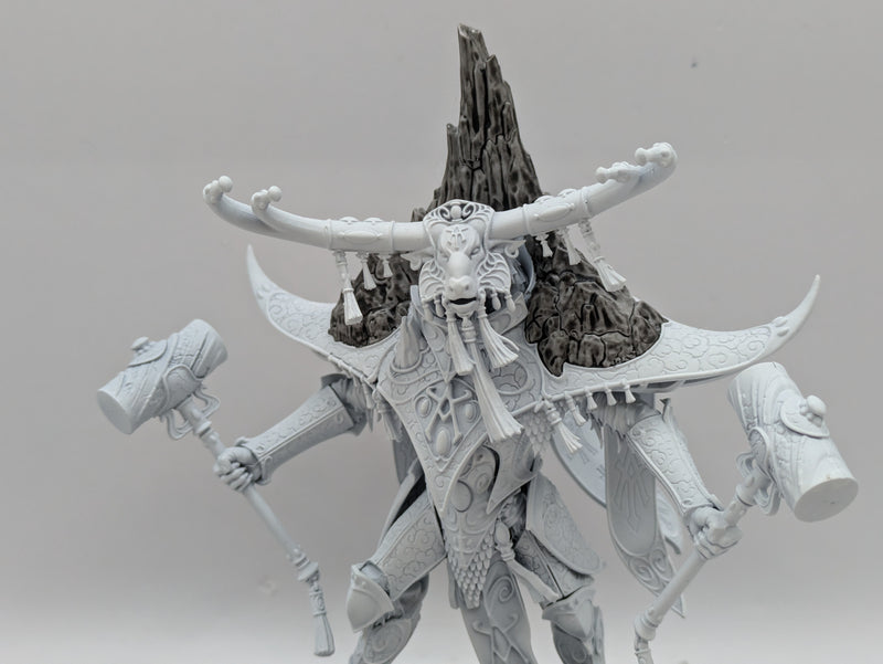 Warhammer Age of Sigmar: Lumineth Realm-Lords Avalenor, the Stoneheart King (AU086)
