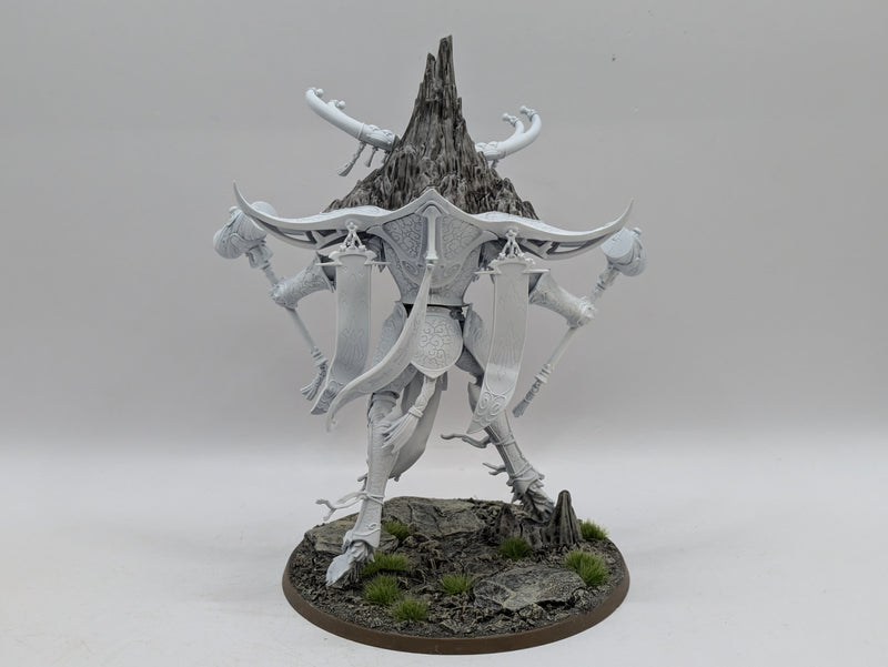 Warhammer Age of Sigmar: Lumineth Realm-Lords Avalenor, the Stoneheart King (AU086)