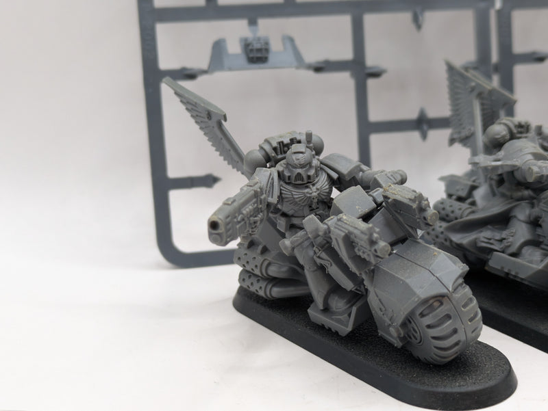 Warhammer 40k: Space Marines Dark Angels Ravenwing Bikes (AX067)