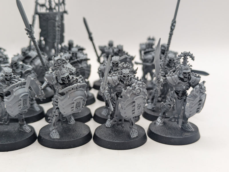 Warhammer Age of Sigmar: Ossiarch Bonereapers Mortek Guard (AT023)