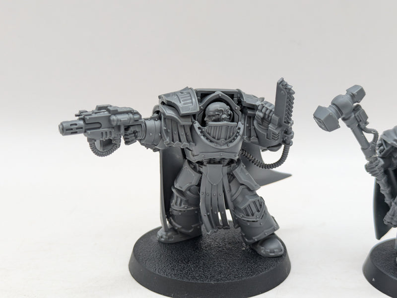 Warhammer The Horus Heresy: Space Marines Legion Praetor and Chaplain (AZ073)