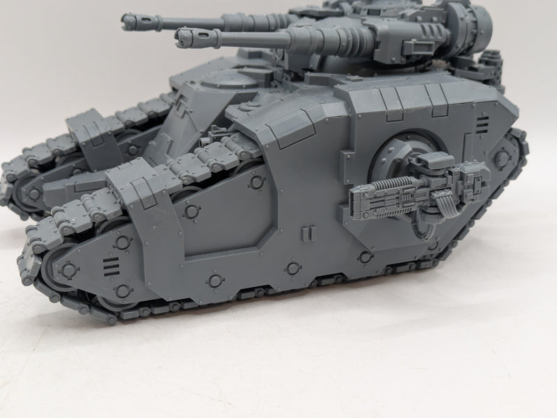 Warhammer Horus Heresy: Space Marine Sicaran Battle Tank (AU066)