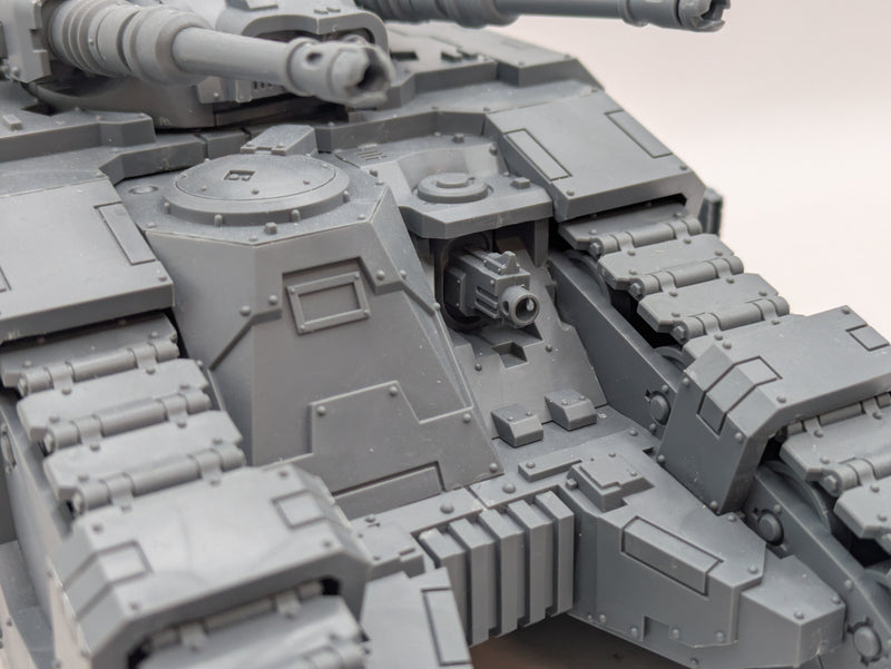Warhammer Horus Heresy: Space Marine Sicaran Battle Tank (AU066)