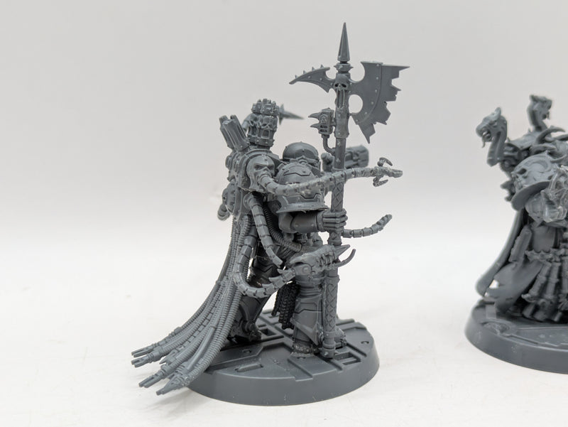 Warhammer 40k: Chaos Space Marines Sorcerer and Warpsmith (AZ081)