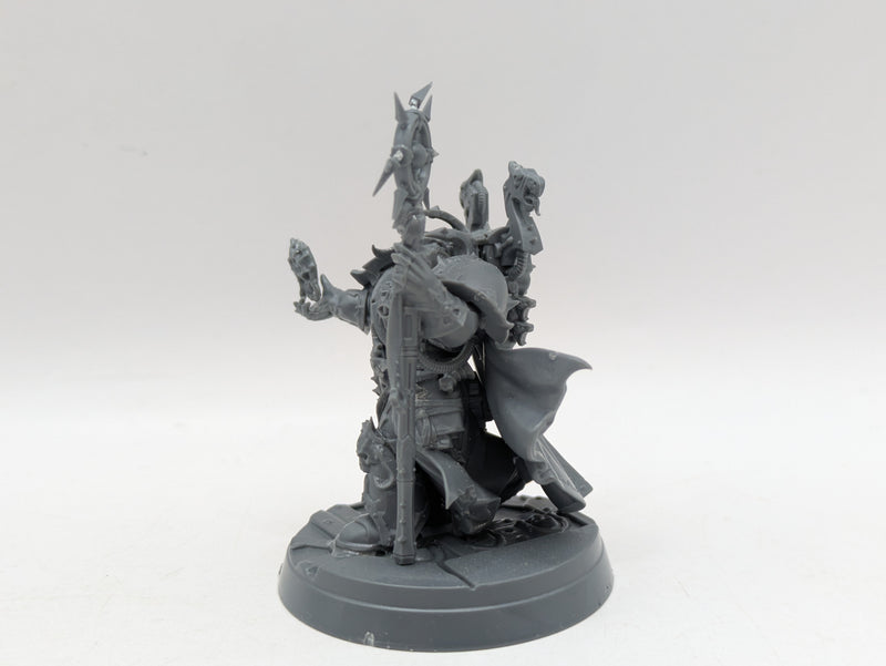 Warhammer 40k: Chaos Space Marines Sorcerer and Warpsmith (AZ081)