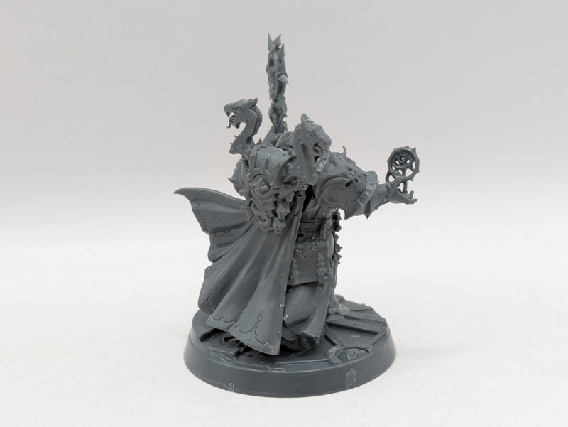 Warhammer 40k: Chaos Space Marines Sorcerer and Warpsmith (AZ081)