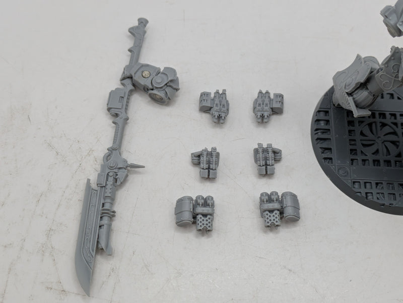 Warhammer 40k: Adpetus Custodes Forgeworld Achillus Dreadnought (AL056)