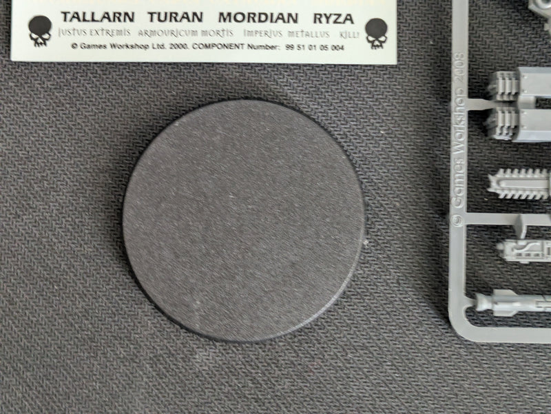 Warhammer 40k: Astra Militarum Old Sentinel (AV271)