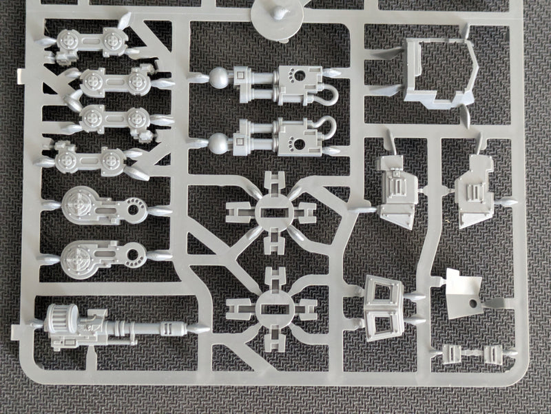 Warhammer 40k: Astra Militarum Old Sentinel (AV271)