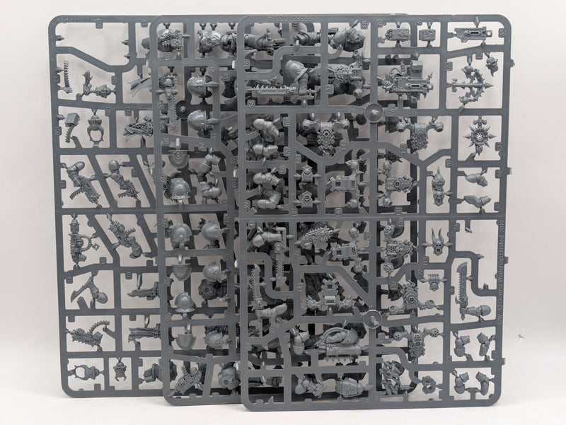 Warhammer 40k: Chaos Space Marines Legionnaires - Missing Weapons (SPRUE0282)