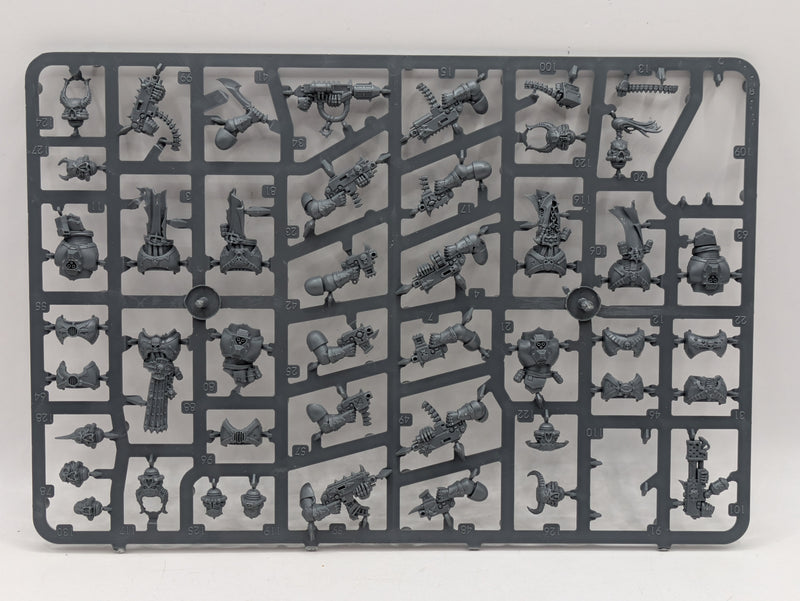 Warhammer 40k: Chaos Space Marines Legionnaires - Missing Weapons (SPRUE0282)