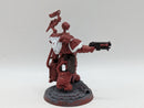 Warhammer 40k: Space Marine Blood Angels Apothecary Biologis (AI070)