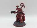 Warhammer 40k: Space Marine Blood Angels Apothecary Biologis (AI070)
