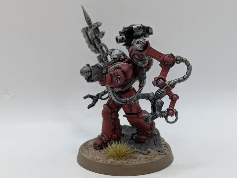 Warhammer 40k: Space Marine Blood Angels Tech Marine (AZ233)