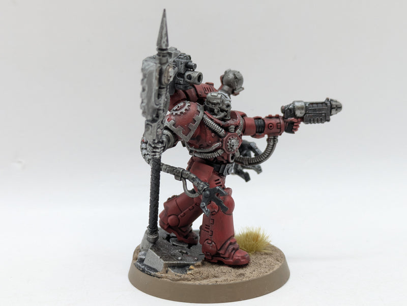 Warhammer 40k: Space Marine Blood Angels Tech Marine (AZ233)