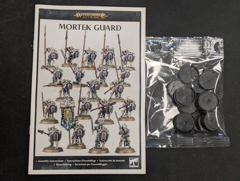 Warhammer Age of Sigmar: Ossiarch Bonereapers Mortek Guard (BB526)