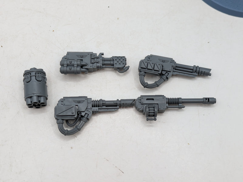 Warhammer 40k: Astra Militarum Armoured/Scout Sentinel (AC104)