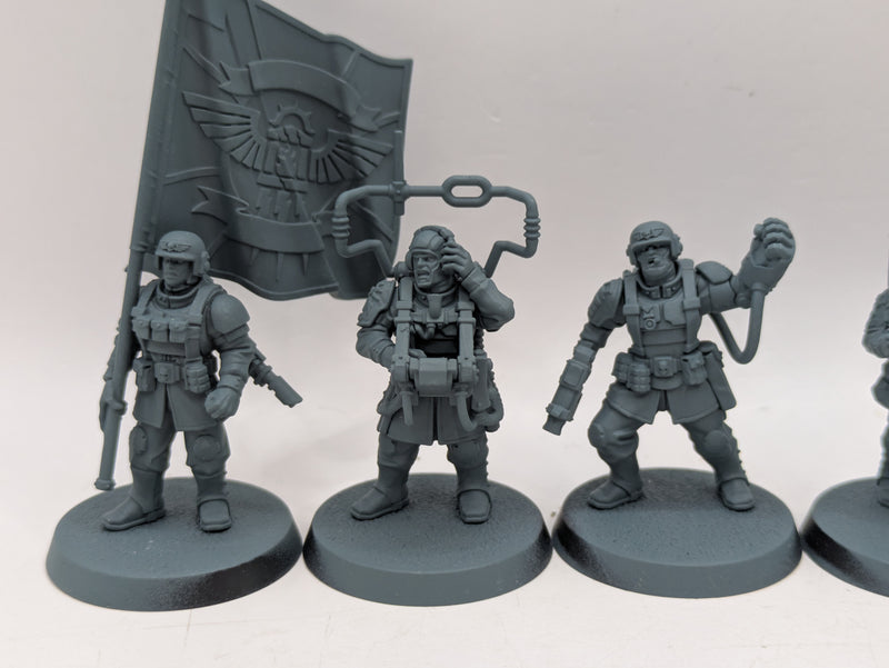 Warhammer 40k: Astra Militarum Cadian Command Squad and Castellan (AI046)