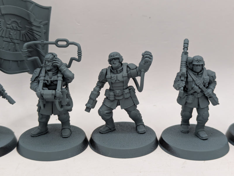 Warhammer 40k: Astra Militarum Cadian Command Squad and Castellan (AI046)