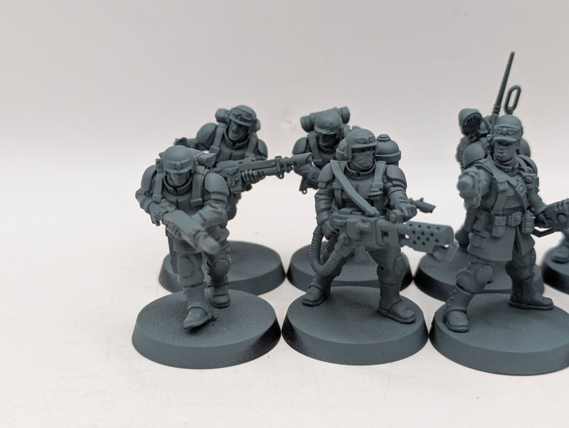 Warhammer 40k: Astra Militarum Cadian Shock Troops and Castellan (AE084)