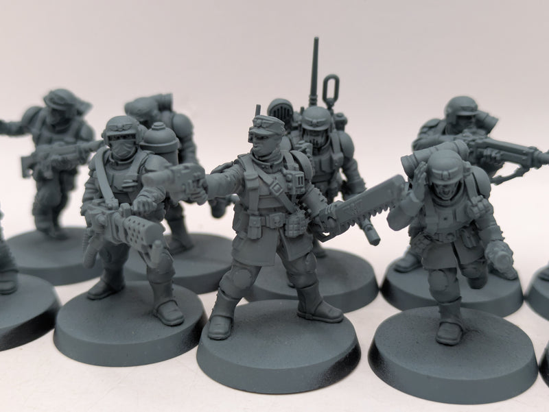 Warhammer 40k: Astra Militarum Cadian Shock Troops and Castellan (AE084)