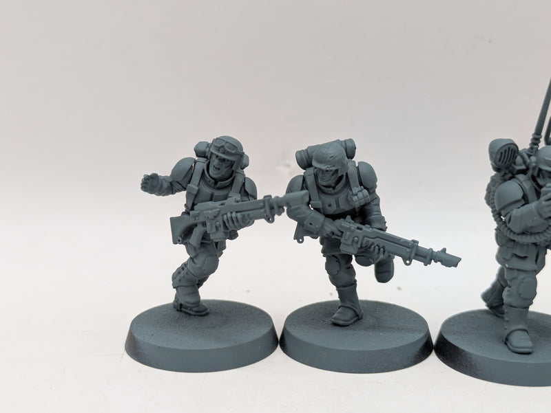 Warhammer 40k: Astra Militarum Cadian Shock Troops and Castellan (AE084)