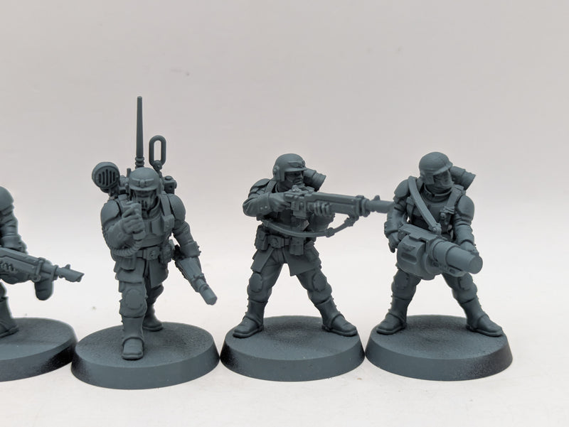 Warhammer 40k: Astra Militarum Cadian Shock Troops and Castellan (AE084)