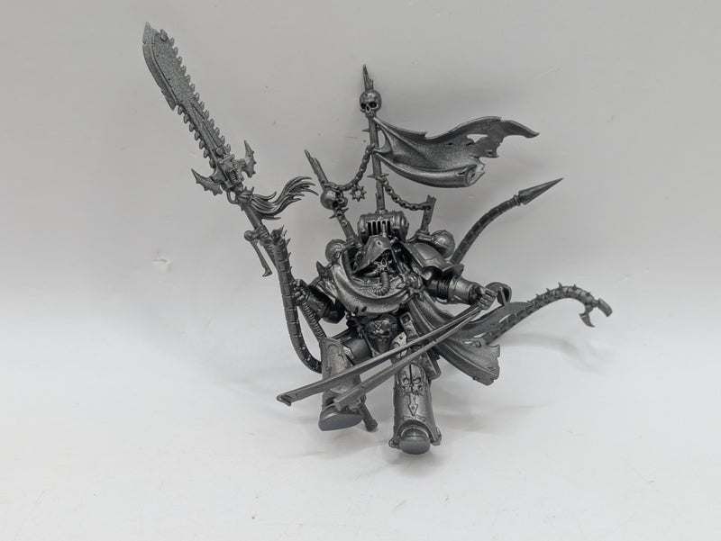 Warhammer 40k: Chaos Space Marines Lord Discordant (AR029)