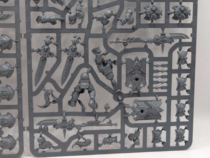 Warhammer 40k: Adeptus Custodes Custodian Guard (SPRUE0148)