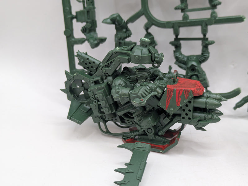 Warhammer 40k: Orks Assault on Black Reach Models (AT223)