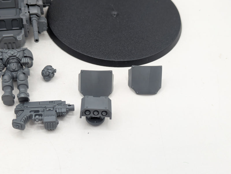 Warhammer 40k: Space Marines Invictor Tactical Warsuit (BH078)