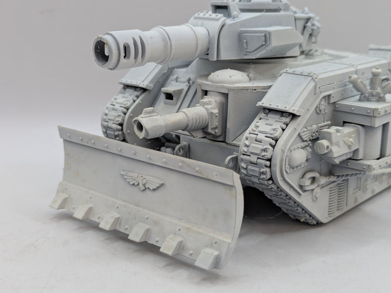 Warhammer 40k: Astra Militarum Lemans Russ Battle Tank (AX073)