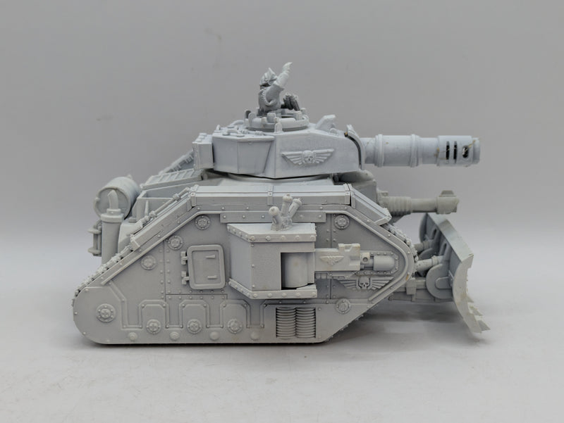 Warhammer 40k: Astra Militarum Lemans Russ Battle Tank (AX073)